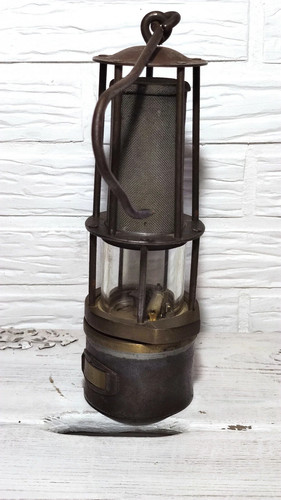 Antike alte grubenlampe - alte,